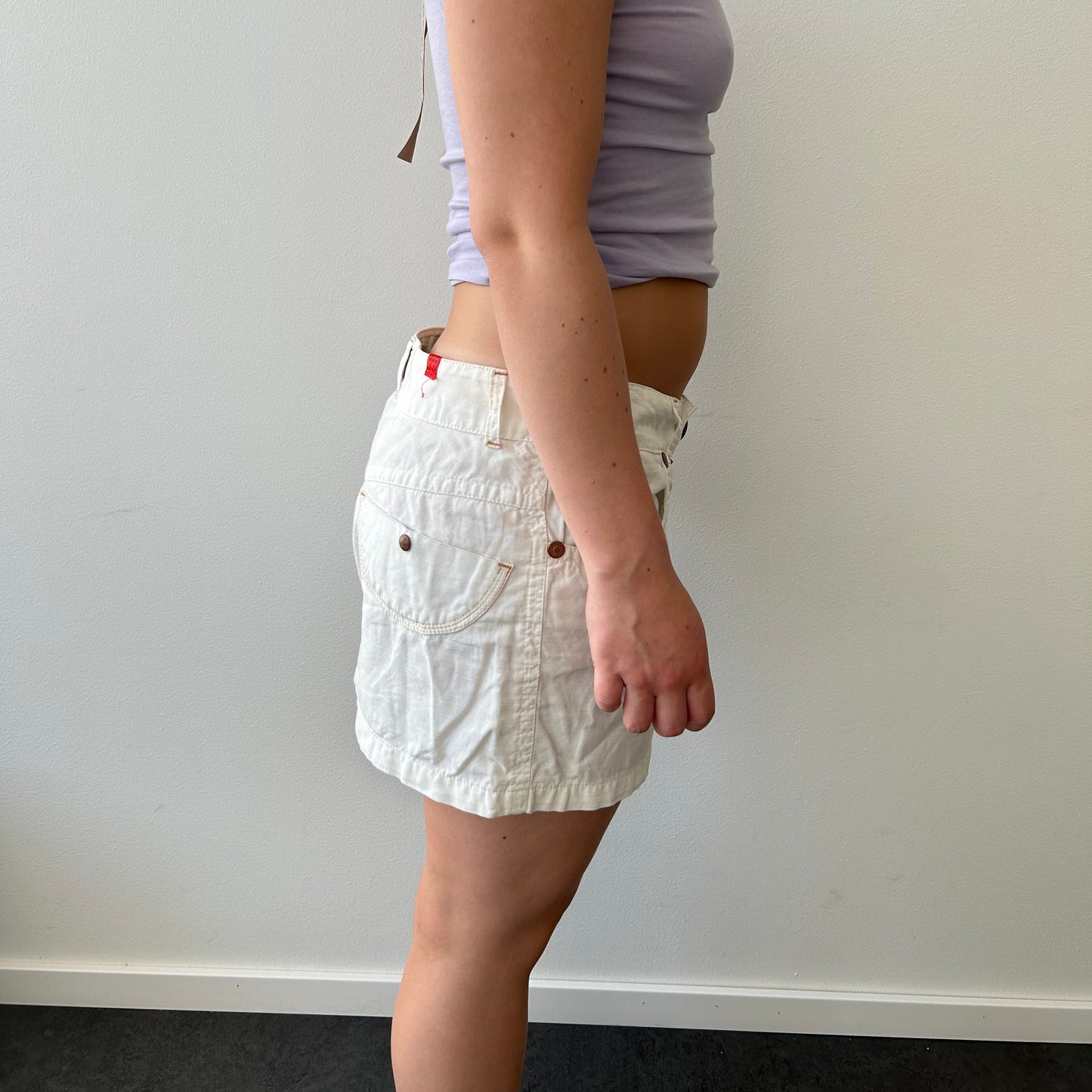 Hvit mini skjørt