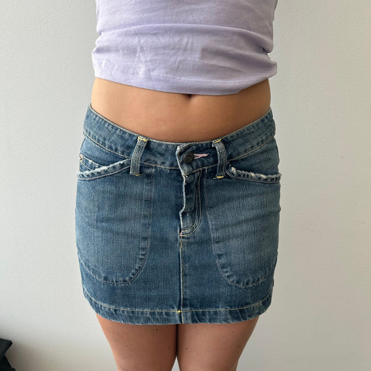 Mini skjørt med rosa lining