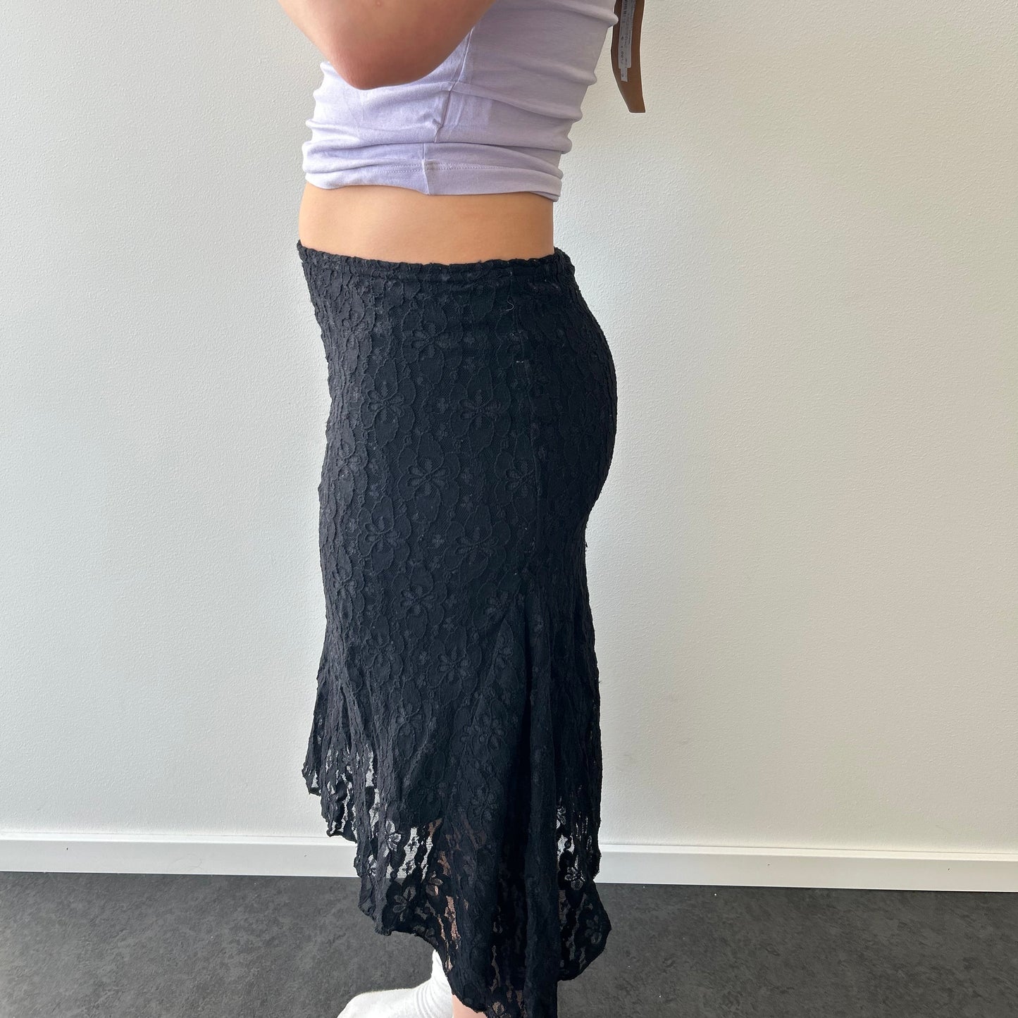 Asymmetrisk lace skjørt